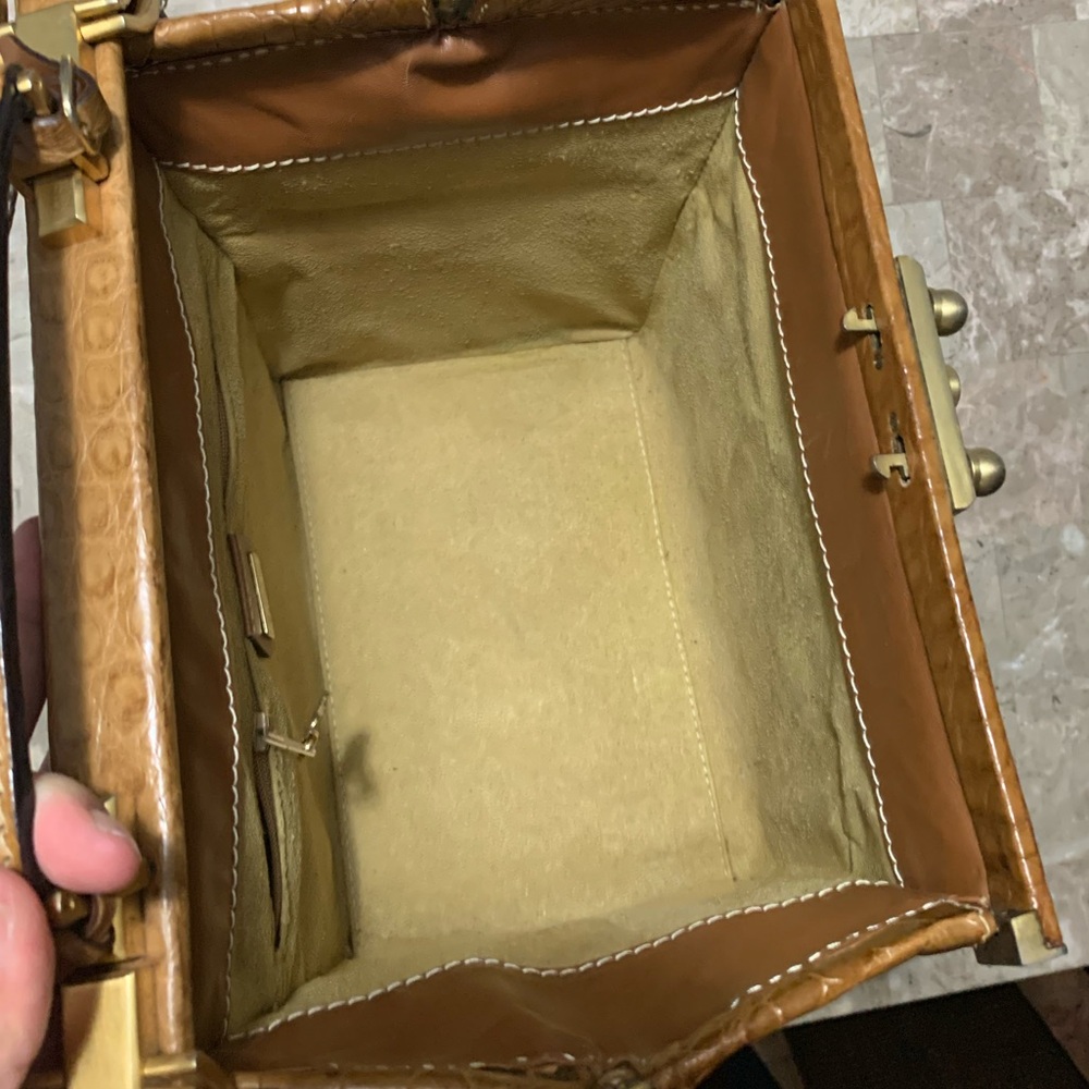 (2) RARE GUCCI 80s Trunk Croc - Picture 12 of 16